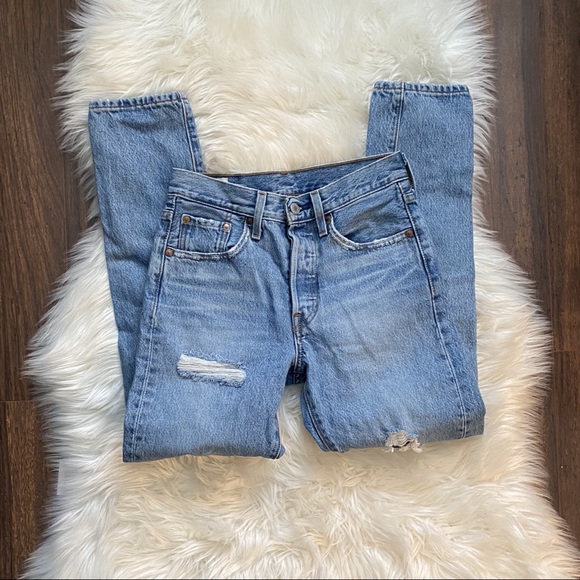 SOLD - Levi’s Wedgie Distressed - Picture 2 of 3